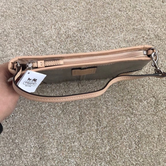Coach Convertible Bag. New! - Picture 4 of 8